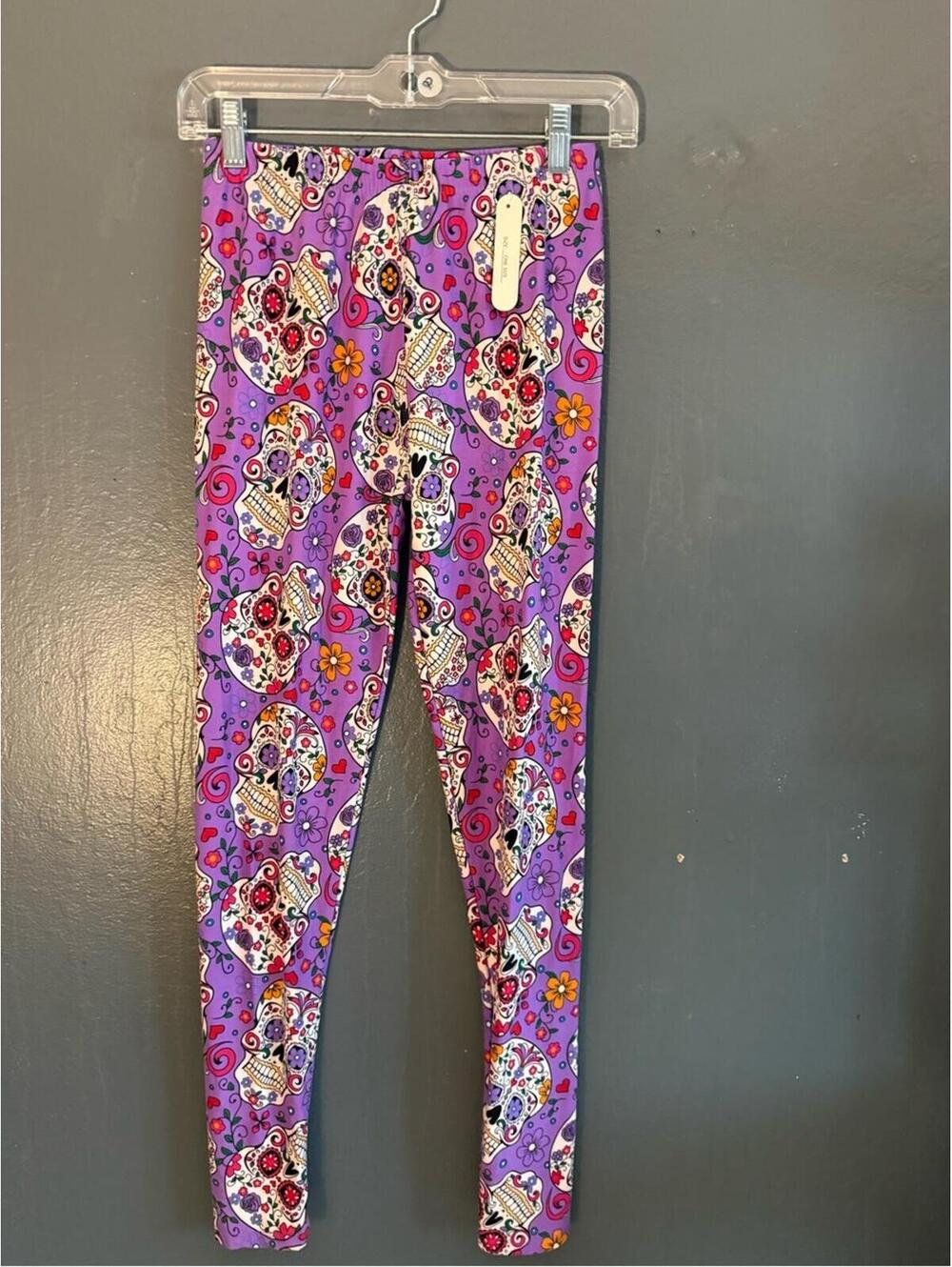 Eevee Women's Purple Sugar Skull Print Ankle Leggings NWT